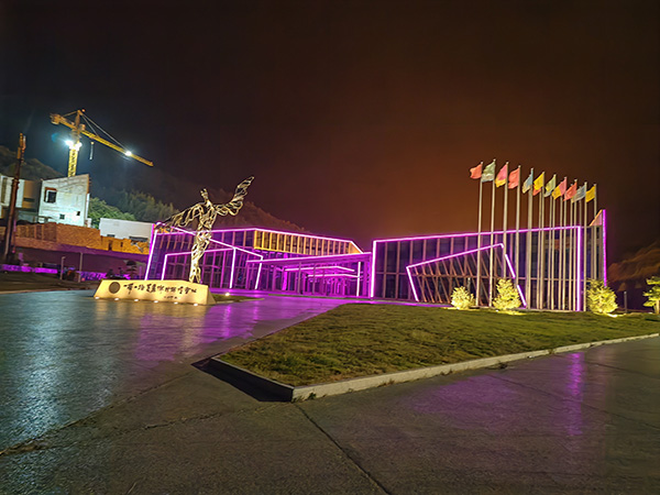 城市亮化是现代城市建设的重要组成部分，它不仅可以美化城市的夜景，还能提升城市的整体形象。随着科技的不断进步，城市亮化也得到了更多的关注和创新。本文将介绍一些关于城市亮化的创意和技术，帮助读者了解海晏城市亮化的重要性以及如何进行海晏城市亮化的规划和实施。